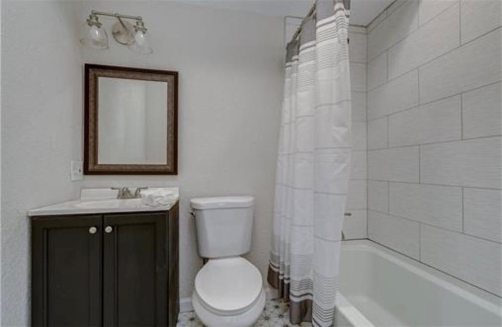 2024 E 48th Terrace Property Photo 20
