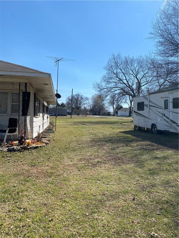 804 E Perry N/a Property Photo 2