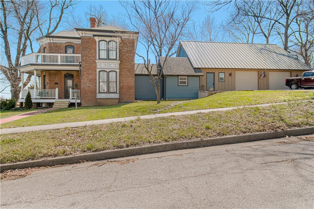 225 Groom Street Property Photo 4