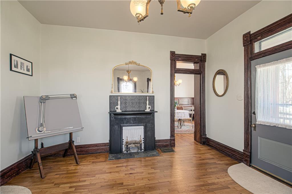 225 Groom Street Property Photo 8