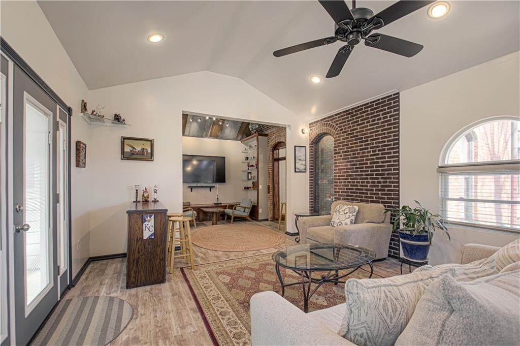225 Groom Street Property Photo 15