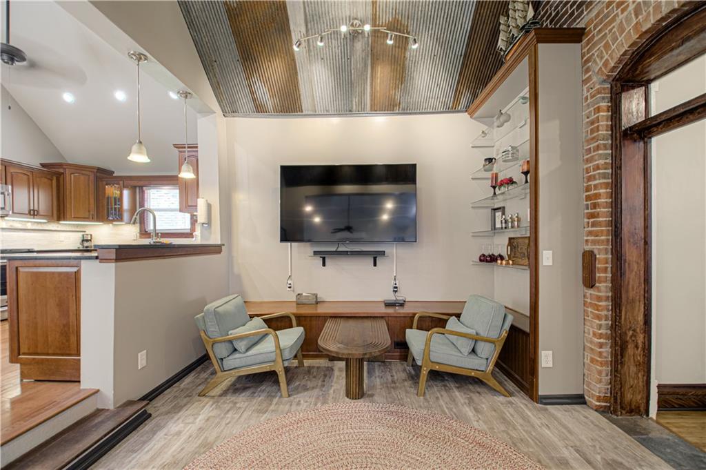 225 Groom Street Property Photo 17