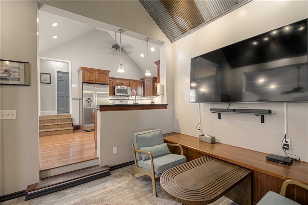 225 Groom Street Property Photo 18