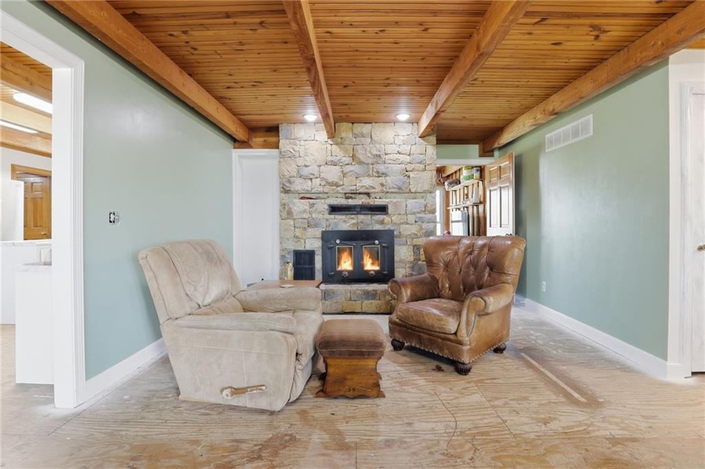 19251 Bolling Road Property Photo 6