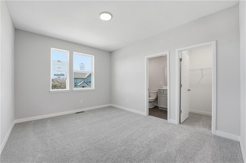 18299 W 166th Terrace Property Photo 17
