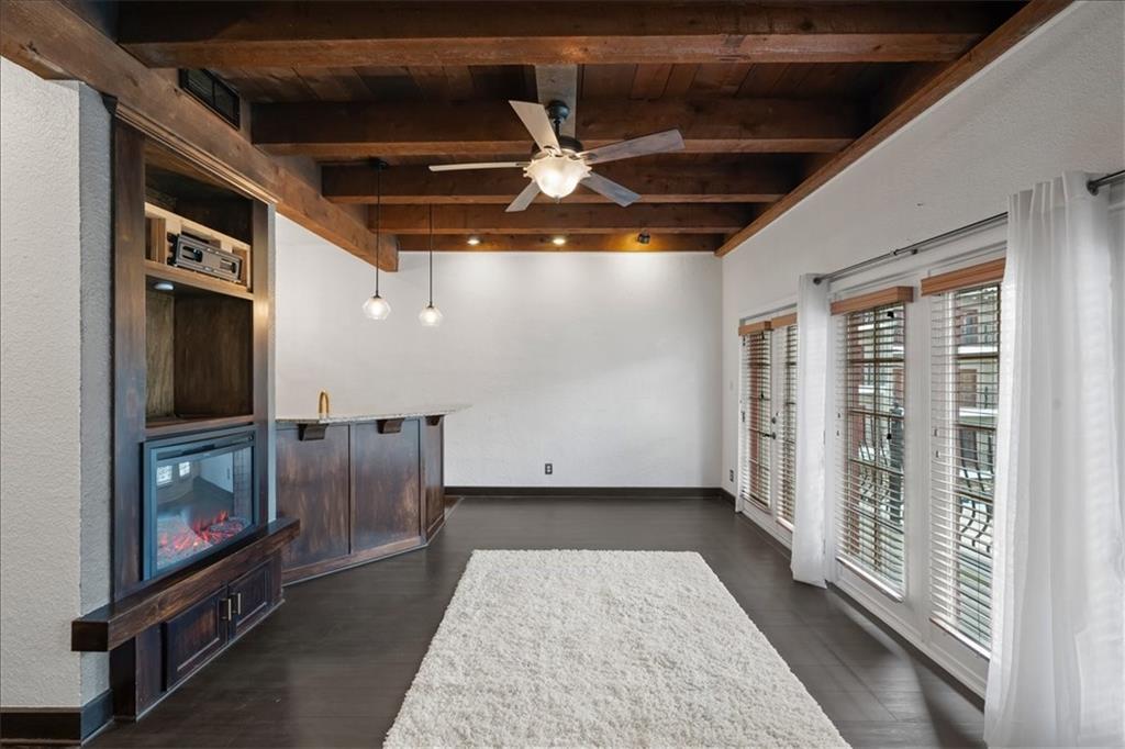 1111 W 46th Street Property Photo 5