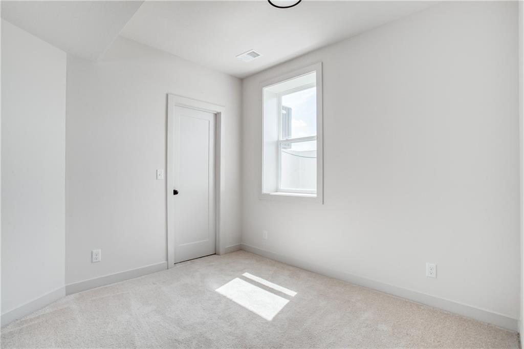 2604 Ne Crestview Street Property Photo 29