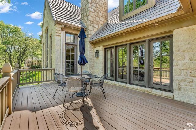 208 Fall Creek Drive Property Photo 12