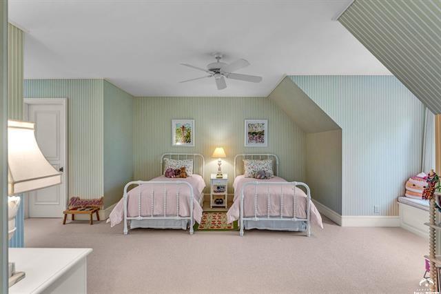 208 Fall Creek Drive Property Photo 31