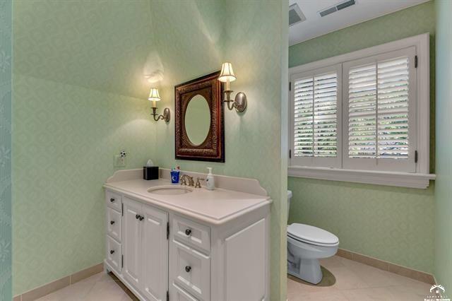 208 Fall Creek Drive Property Photo 37