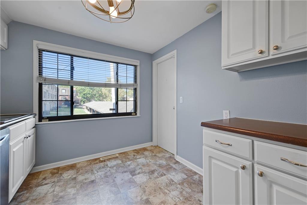1114 W 46th Street Property Photo 7