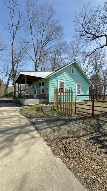 9409 E Independence Avenue Property Photo 6