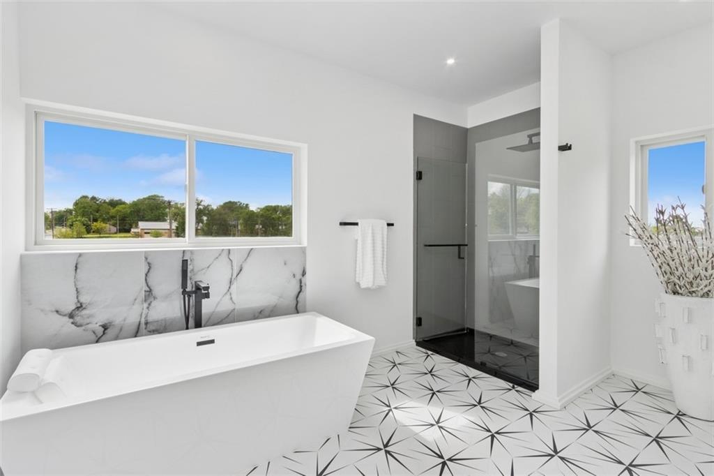 10924 W 67th Street Property Photo 18