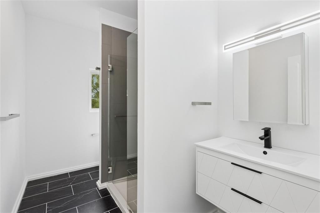10924 W 67th Street Property Photo 20