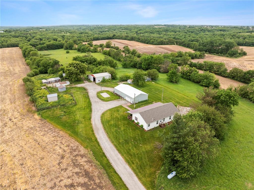 9226 427 Road Property Photo 2