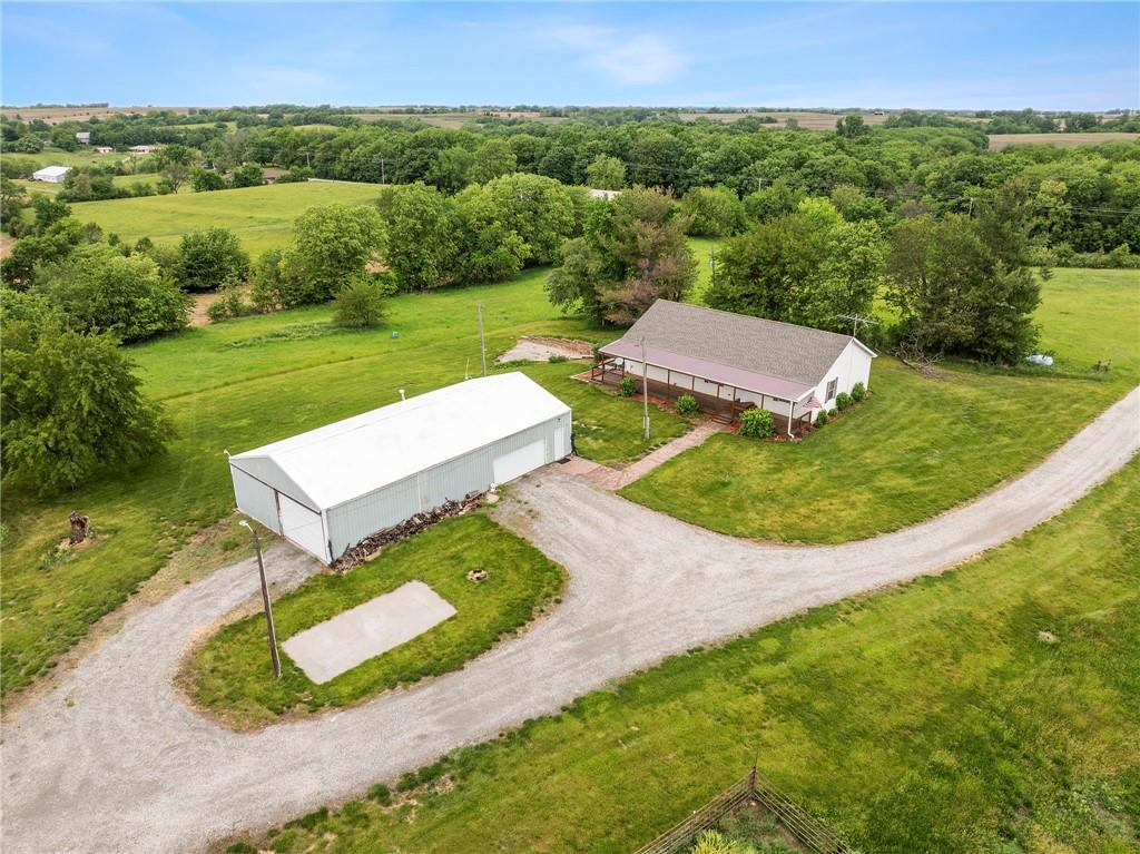 9226 427 Road Property Photo 3