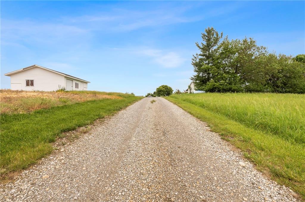 9226 427 Road Property Photo 6
