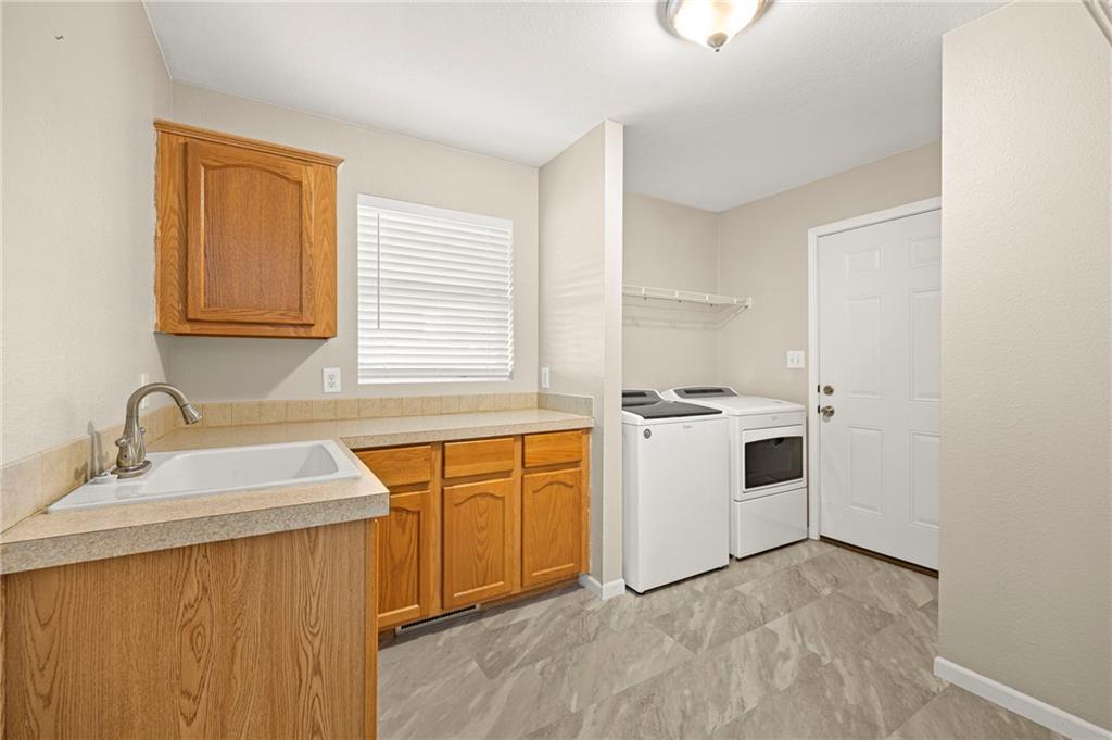 9226 427 Road Property Photo 40