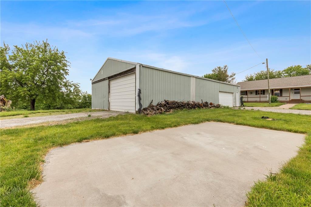 9226 427 Road Property Photo 55