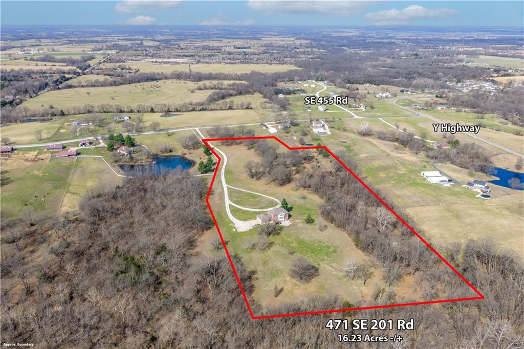 471 201st Road Property Photo 2