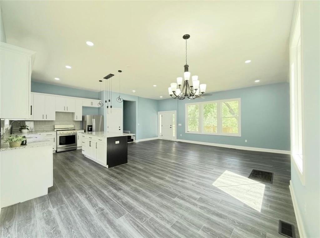 2538 Roe Lane Property Photo 1