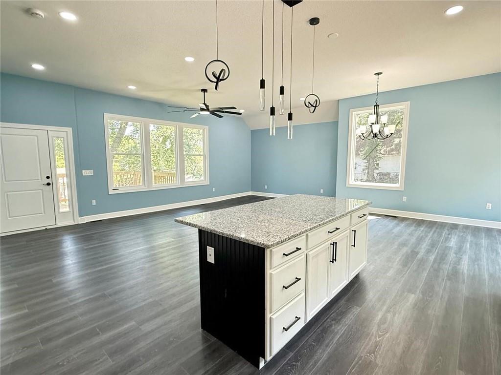 2538 Roe Lane Property Photo 4