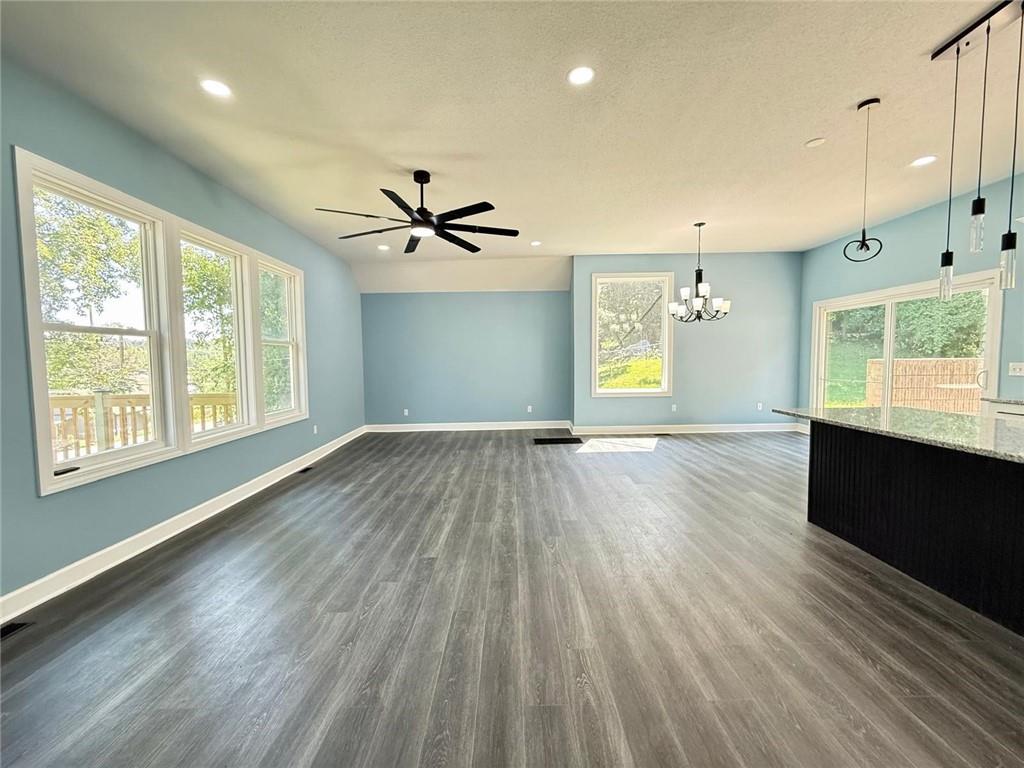 2538 Roe Lane Property Photo 7