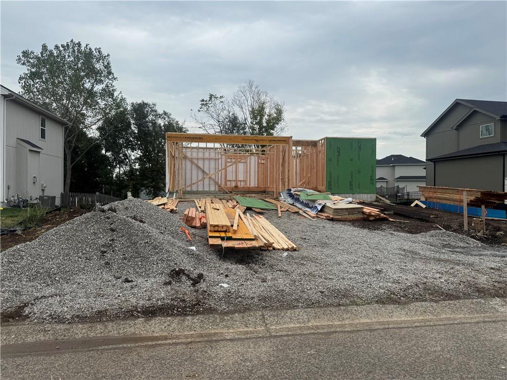 20779 Emerald Street Property Photo 4