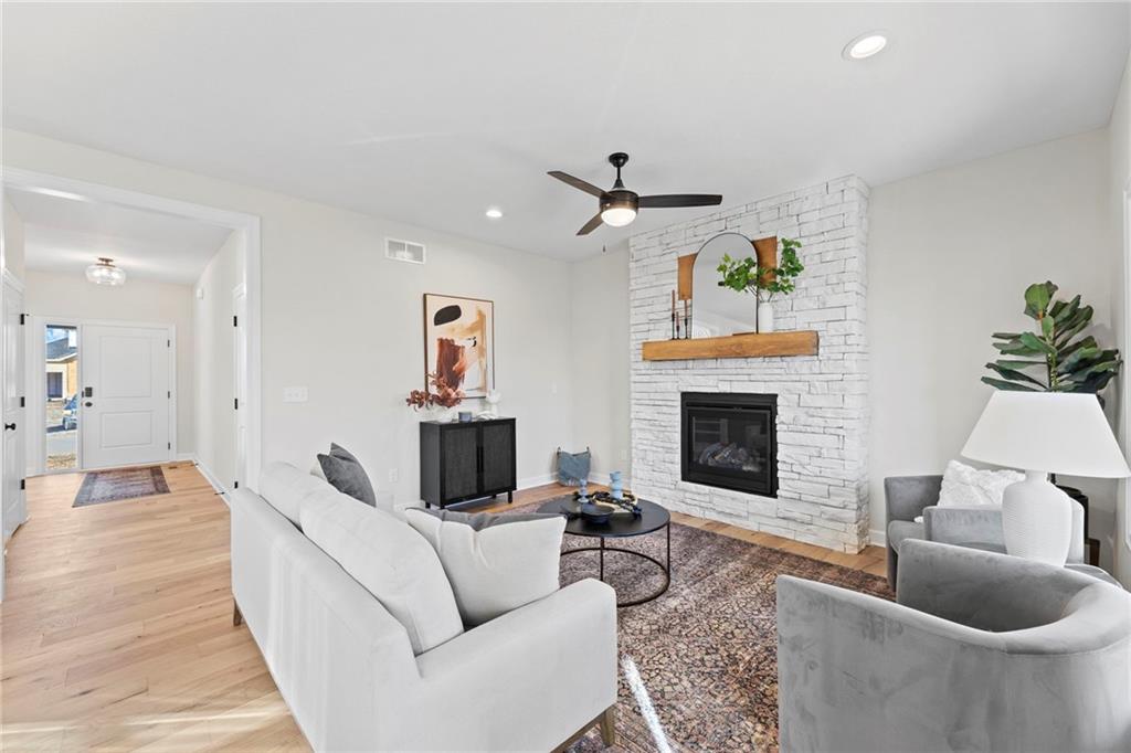 20779 Emerald Street Property Photo 8