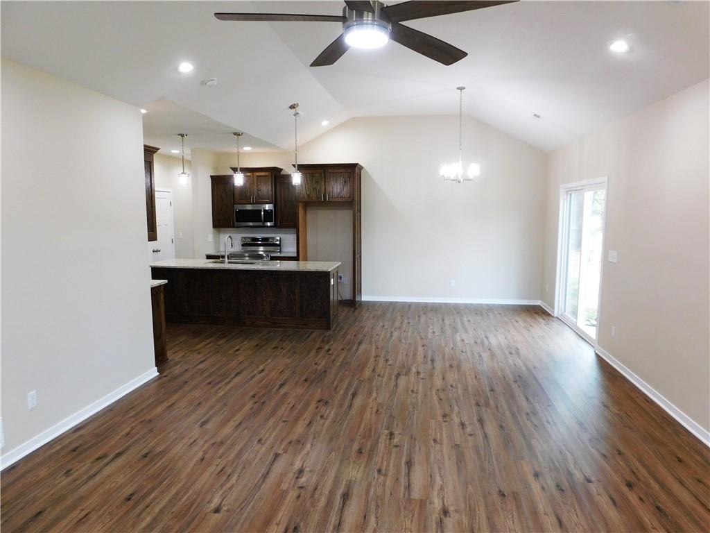 507 W 3rd Street Property Photo 5