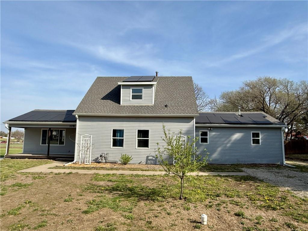 108 E 5th Street Property Photo 2