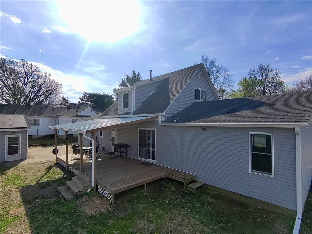 108 E 5th Street Property Photo 3