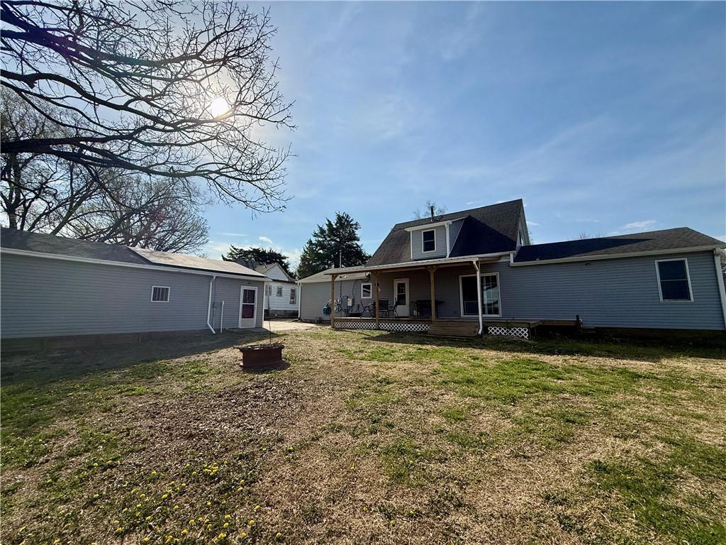 108 E 5th Street Property Photo 4