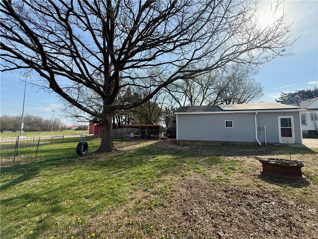 108 E 5th Street Property Photo 6