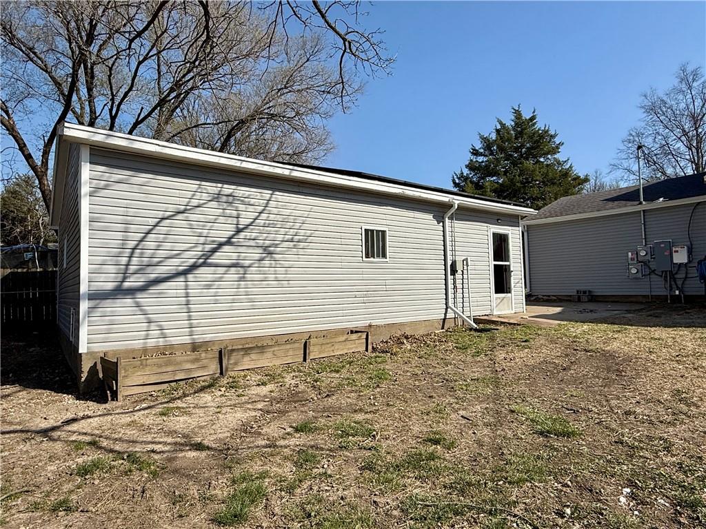108 E 5th Street Property Photo 7