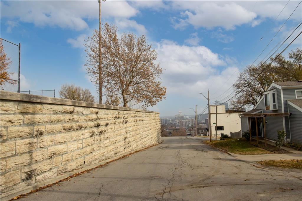 2101 Holly Street Property Photo 6