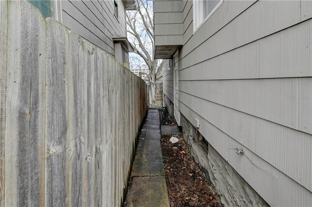 113 N White Avenue Property Photo 6