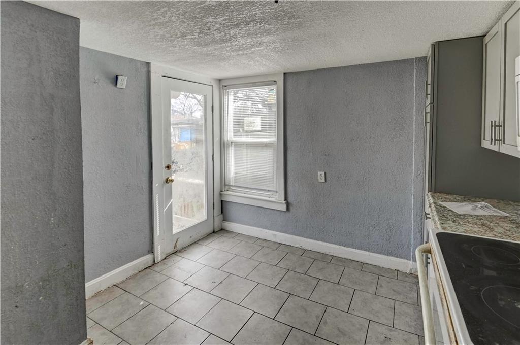 113 N White Avenue Property Photo 19