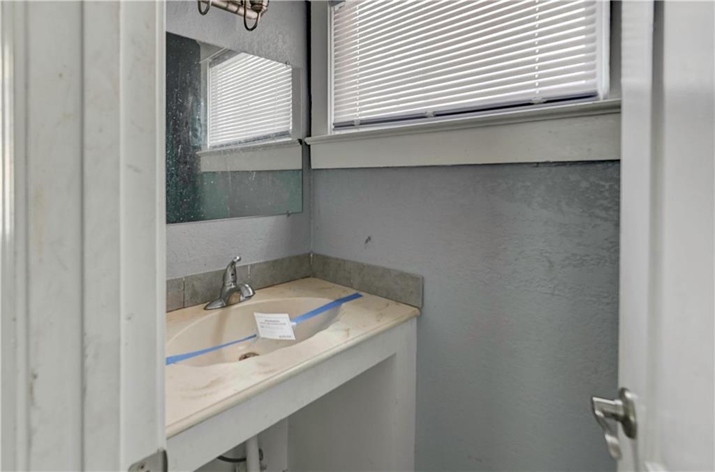 113 N White Avenue Property Photo 23