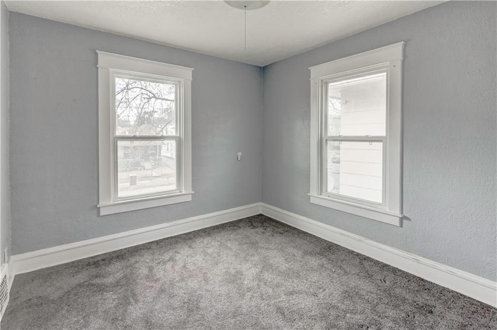 113 N White Avenue Property Photo 25