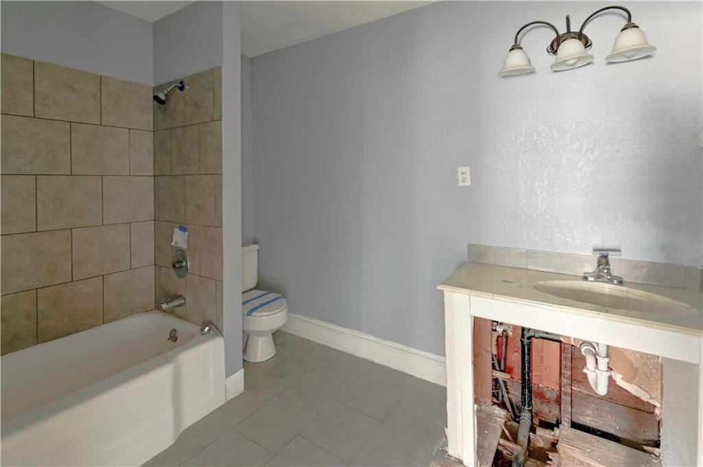 113 N White Avenue Property Photo 34