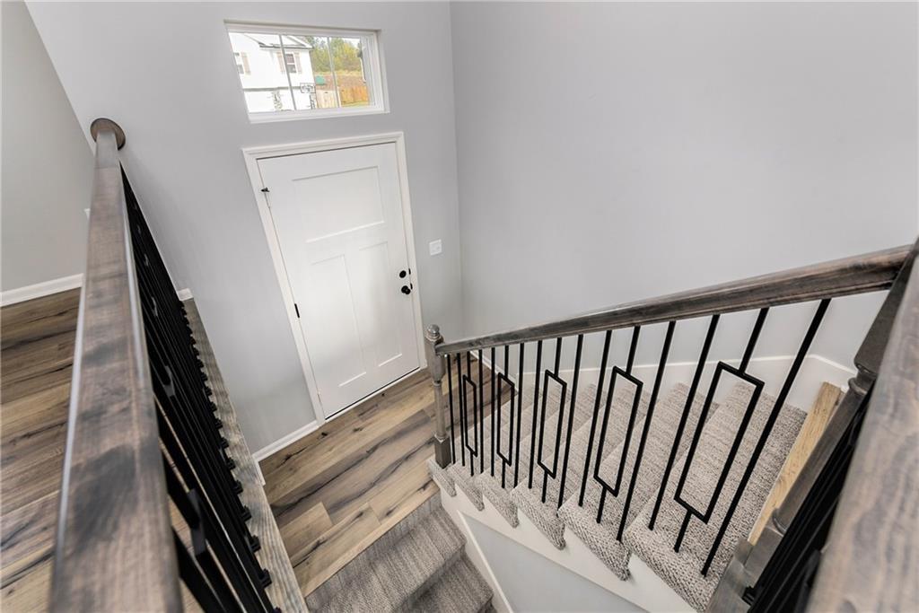1913 Hawk View Property Photo 2