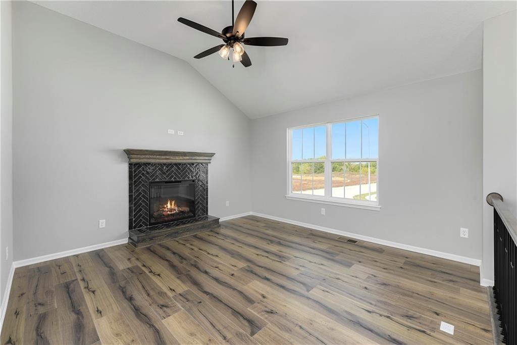 1913 Hawk View Property Photo 3