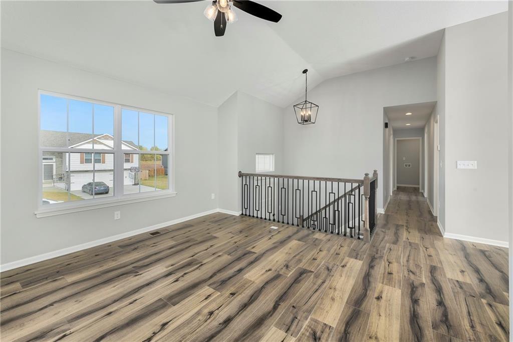 1913 Hawk View Property Photo 5