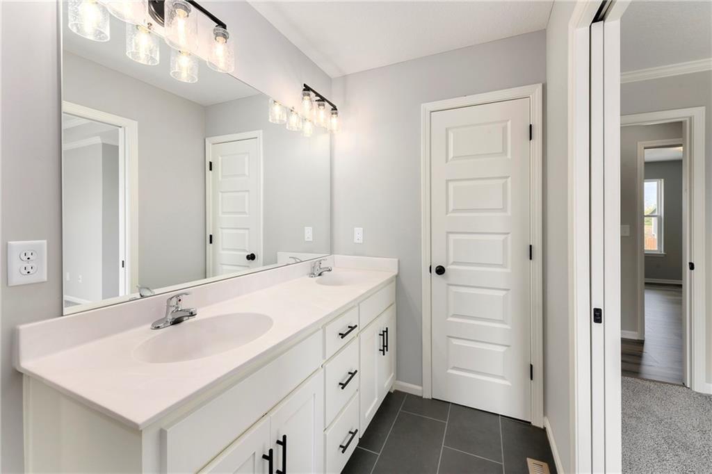 1913 Hawk View Property Photo 6