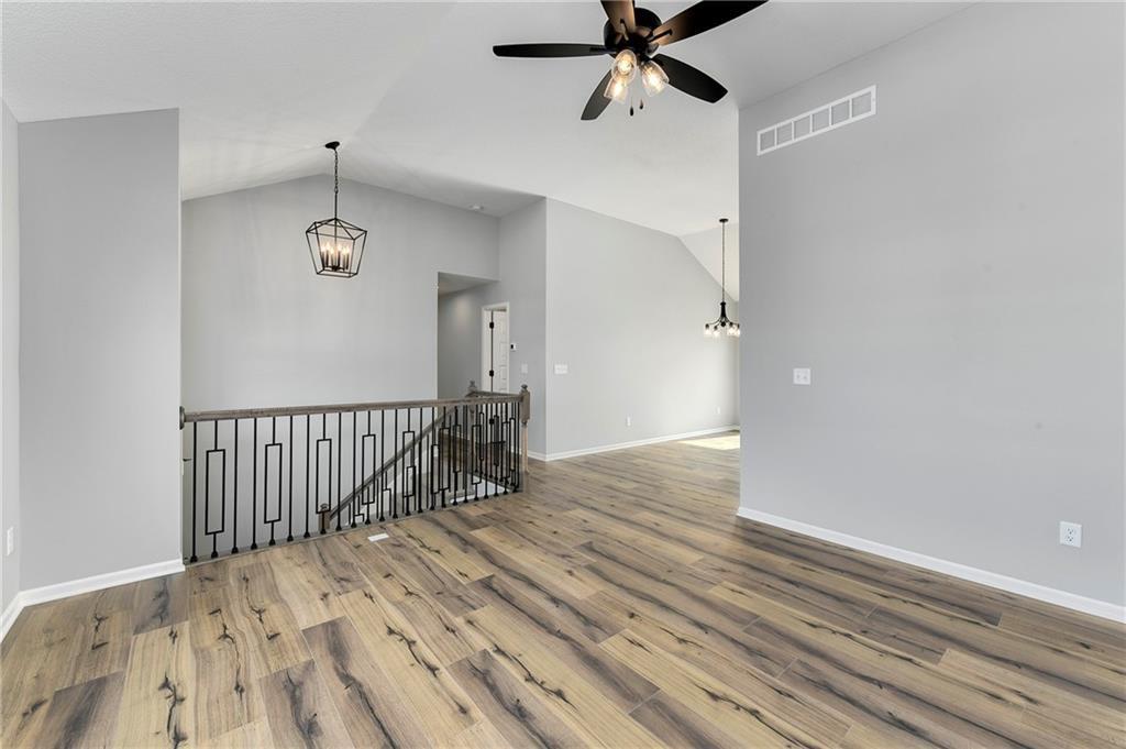 1913 Hawk View Property Photo 7