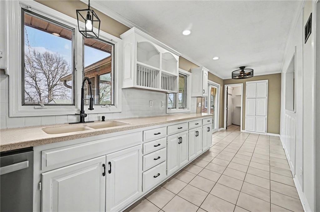 6409 Clinton County Line Road Property Photo 10