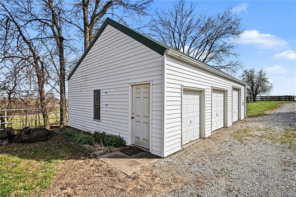 6409 Clinton County Line Road Property Photo 32
