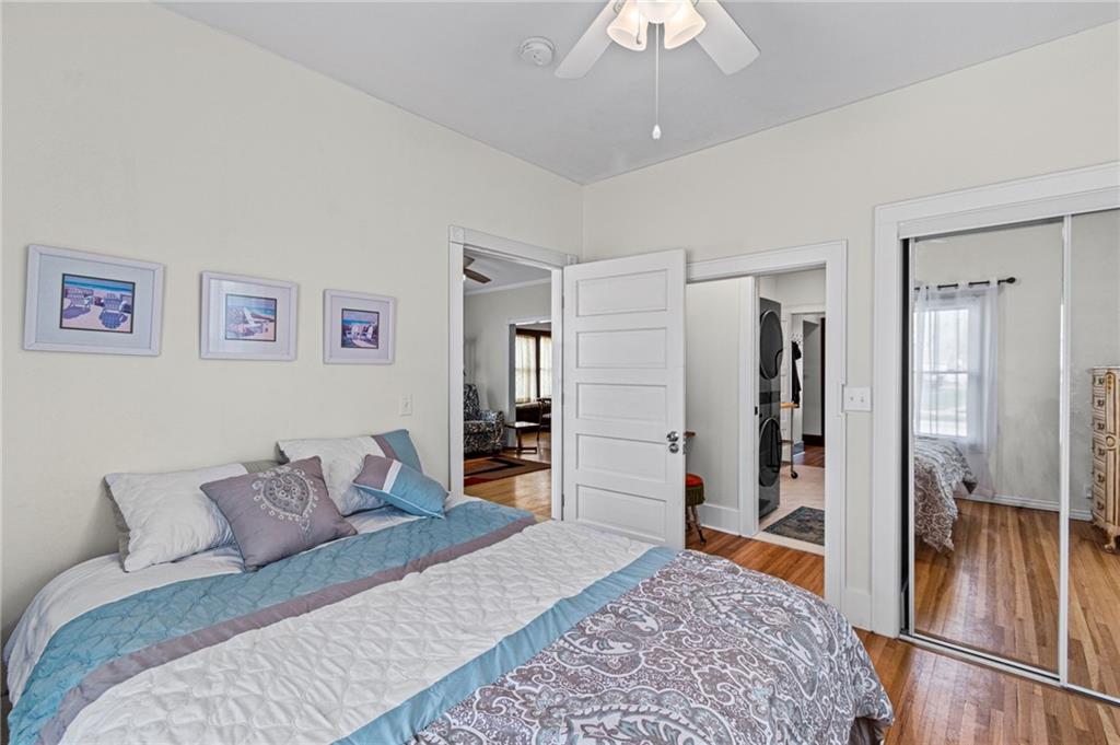 210 W 4th Street Property Photo 24
