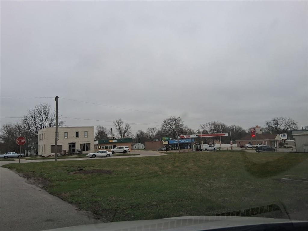 1402 E 9th Street Property Photo 6